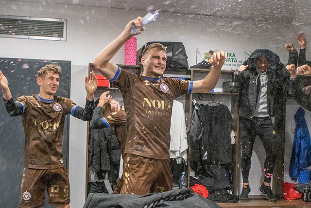 後防體系 後防體系